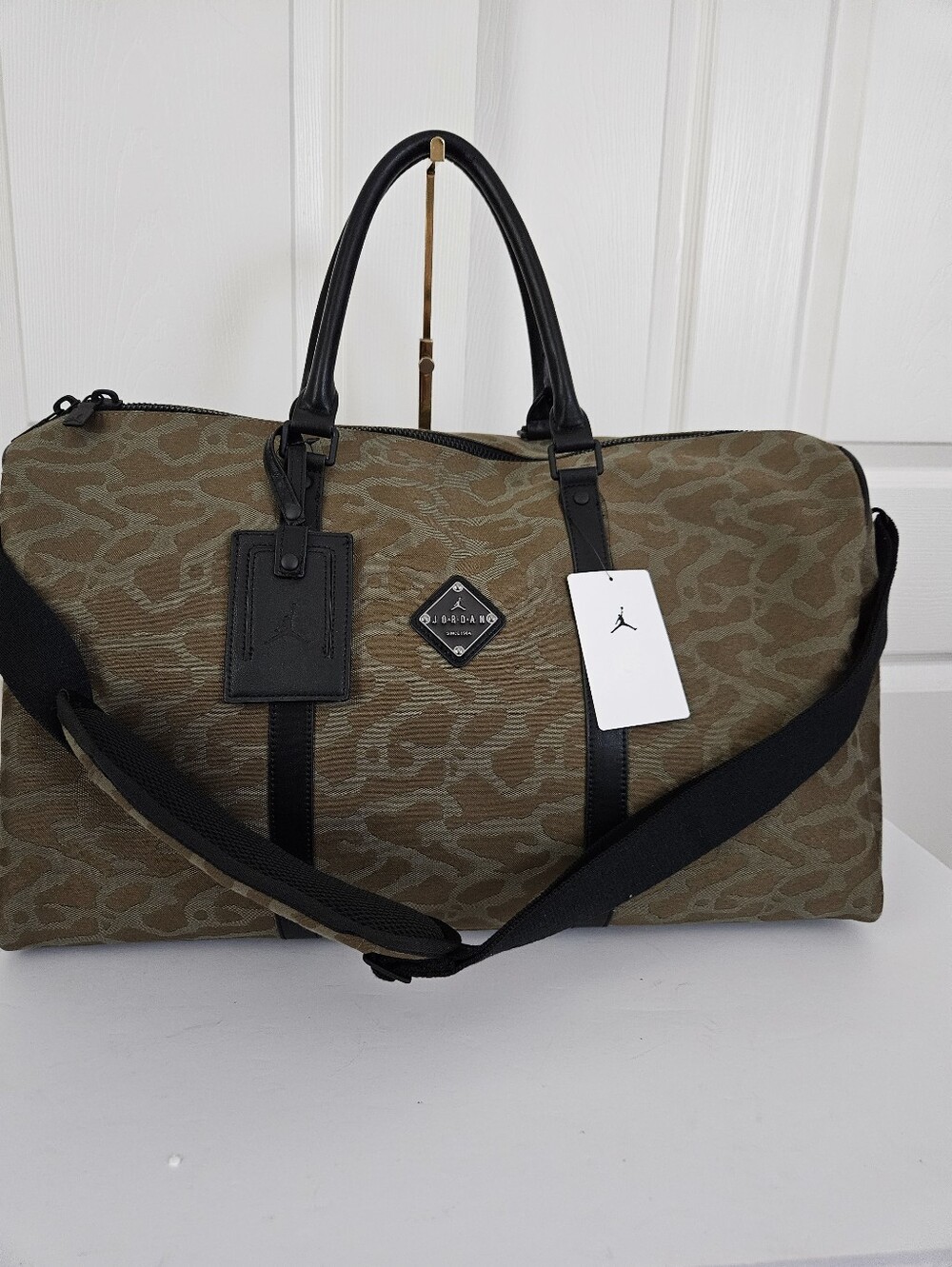 NIKE JORDAN NWT Unisex Duffel